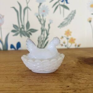 Vintage Mosser Mini Hen on Nest